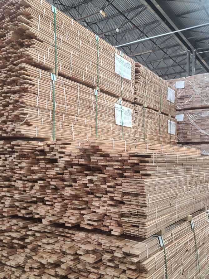 HardwoodCuttingBackgroundImage